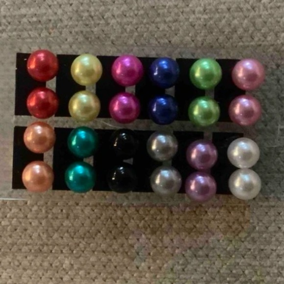 12 Pairs of Multi-color Faux Pearl, Glam, Boho, Bridal, Wedding Stud Earrings - Picture 4 of 6